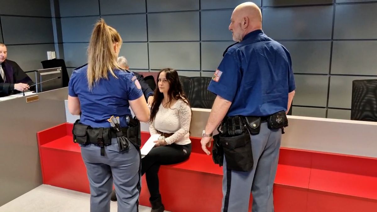 Žena na Vsetínsku pobodala svého partnera. Když je to na kameře, jsem vinna, řekla soudu
