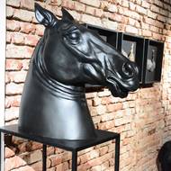 Busta koně (Horse, 2024)