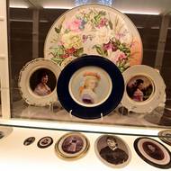 Různí se formy i způsob zpracování porcelánu.