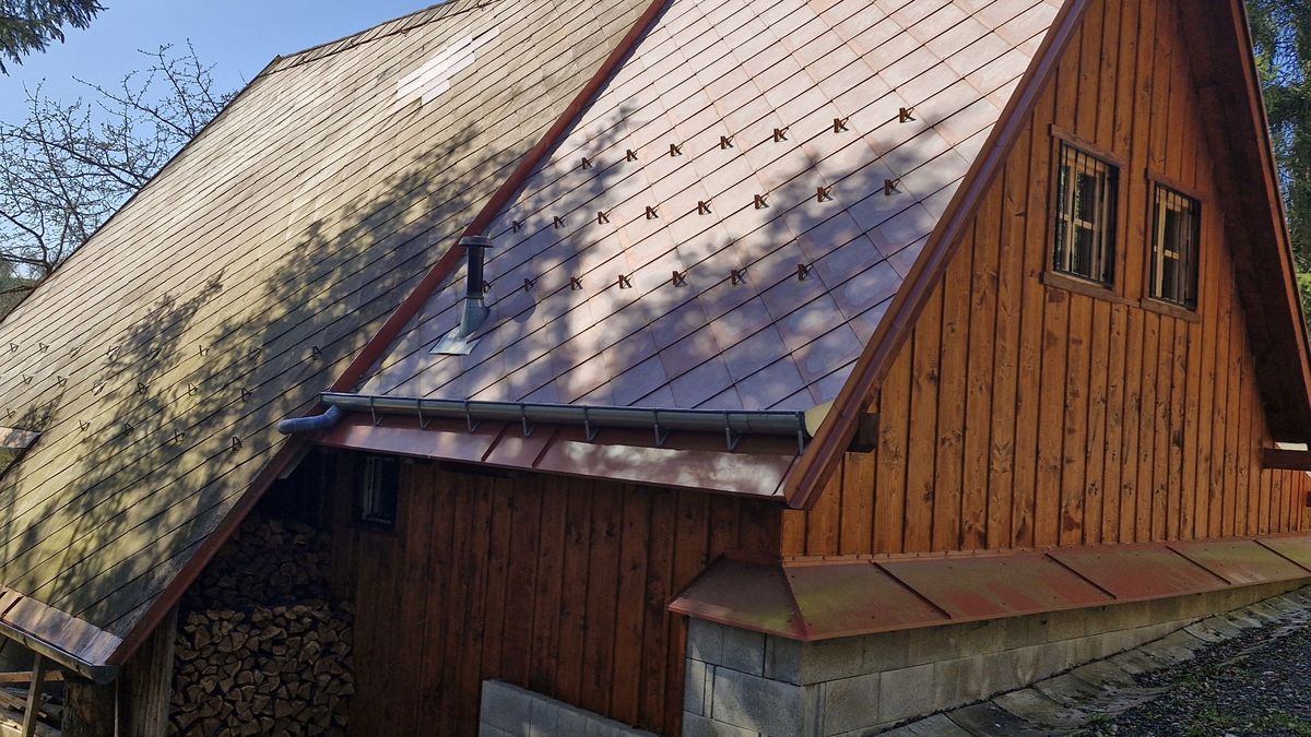 Úředníci na Svitavsku zlegalizovali přístavbu chaty hejtmanova přítele. Papalášství, řekl soud