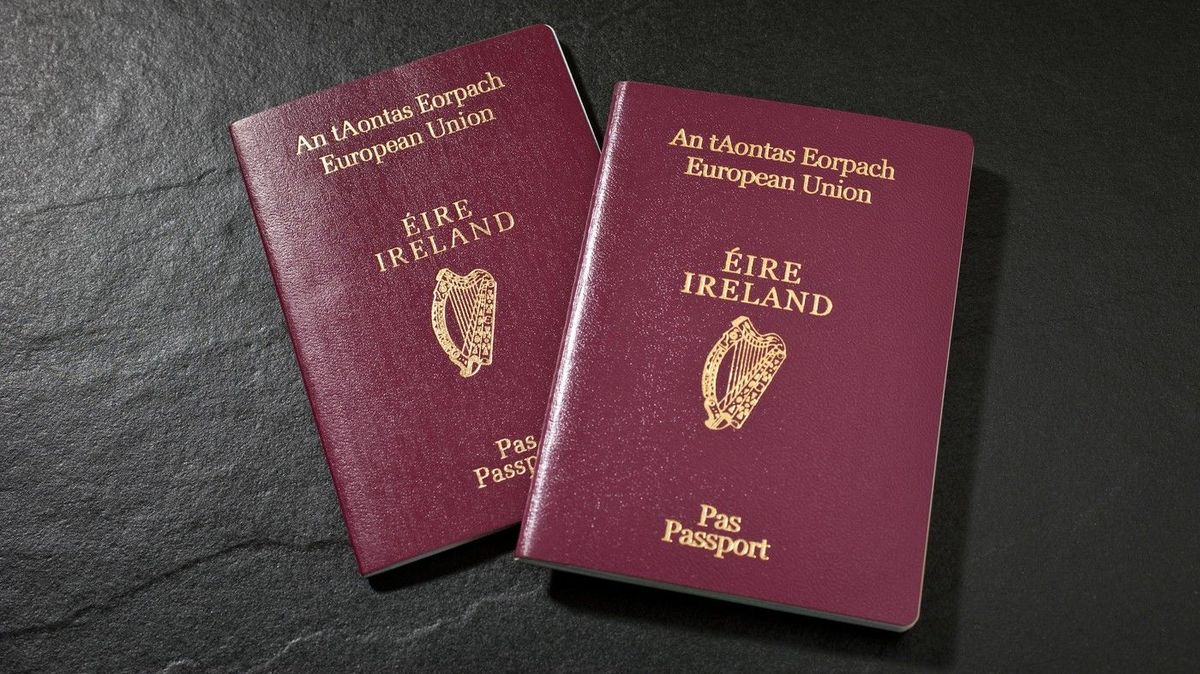Irsko narychlo stahuje od občanů 13 tisíc cestovních pasů. Doklady obsahují tiskovou chybu ve strojově čitelné zóně