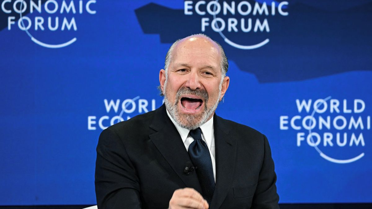 Amerického ministra obchodu v Davosu vypískali