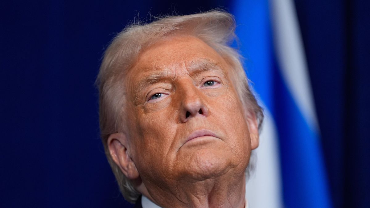 Trump pohrozil Íránu intervencí