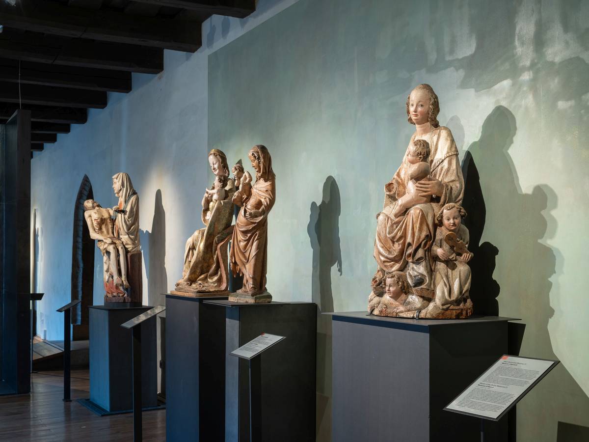 Madona z Havraně v expozici v Anežském klášteře v Praze