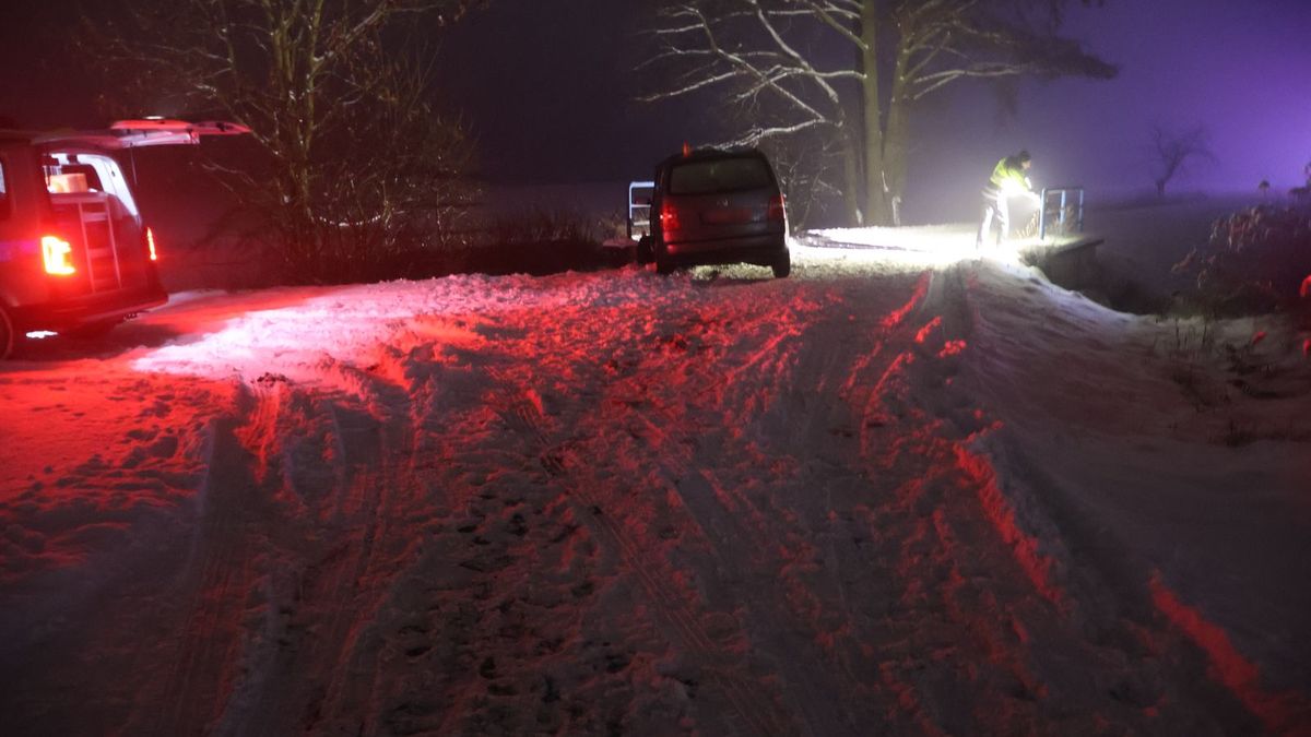 Řidič na Olomoucku nezvládl jízdu na zasněžené vozovce