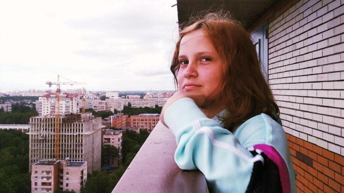 Petrohradský soud poslal studentku do vězení za to, že vyvěsila snímek Rusů bojujících za Kyjev