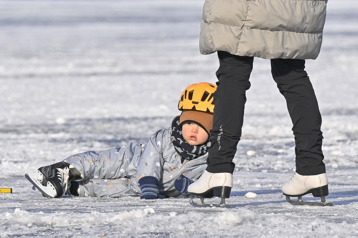 PŘEHLEDNĚ: Deset pravidel bezpečného bruslení venku