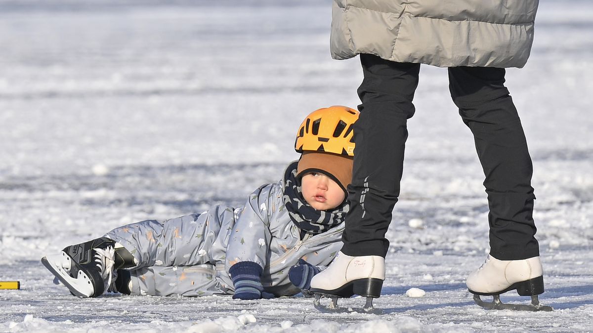 PŘEHLEDNĚ: Deset pravidel bezpečného bruslení venku