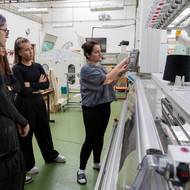 Seznámili se s různými stroji přímo ve výrobě.