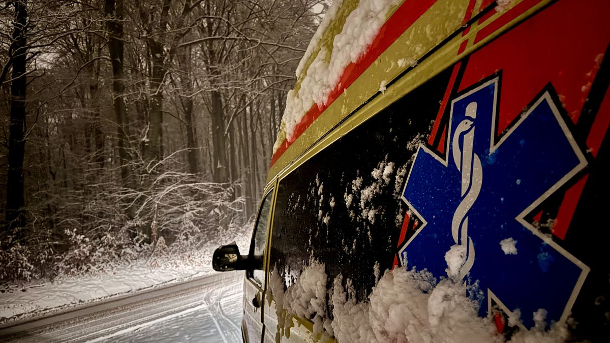 Jako epidemie. Moravskoslezští záchranáři řeší nárůst podchlazených lidí. Polovina je opilá