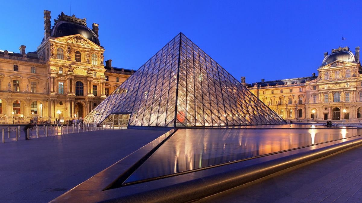 Vstupné do Louvru výrazně zdražilo. Vybrané peníze mají jít na opravy