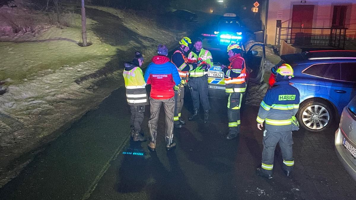 Záchranáři hledali pod Klínovcem skoro tři hodiny ztracené snowboardisty