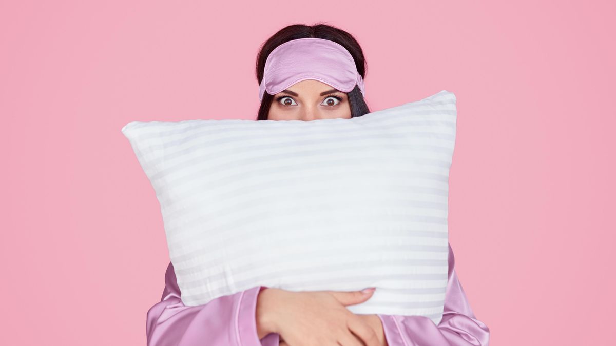 Polštář vám může zničit spánek, ale také stát za chrápáním, bolestmi zad a hlavy