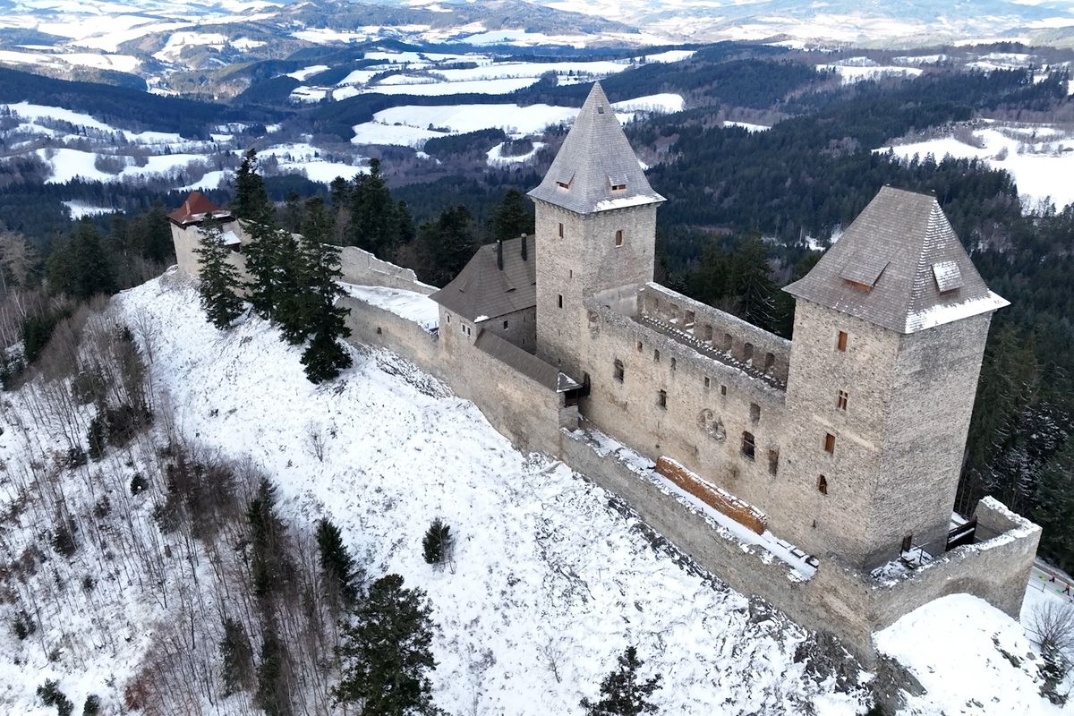 Tady skotačil Petronel s Uriášem. Hrad z Anděla Páně připomněl dvacetileté výročí kultovní pohádky