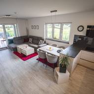 Markéta: „Po bydlení v paneláku jsme tady ze všeho hodně natěšení, hodně si to tu užíváme a vše opečováváme.“