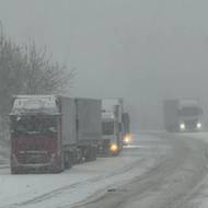 Kamiony v Hostivici u Prahy blokují dopravu