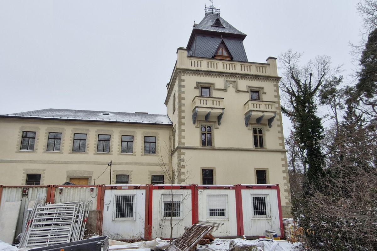 Pardubický kraj bude spoluvlastnit Larischovu vilu