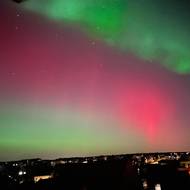 Mezi barvami převažovala červená a zelená.