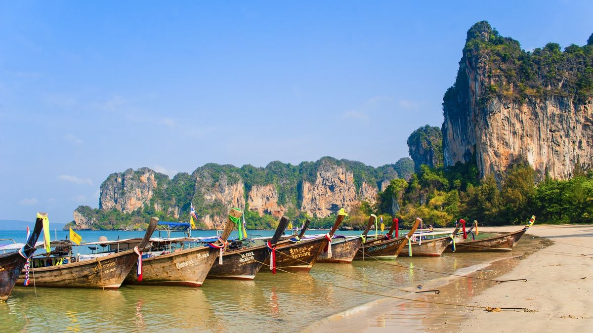 Krušný rok pro Thajsko. Země poprvé za dekádu zaznamenala úbytek turistů