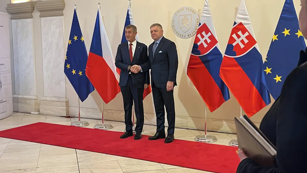 Po letech opět u jednoho stolu. Vlády Česka a Slovenska se v úterý sejdou ve Studénce