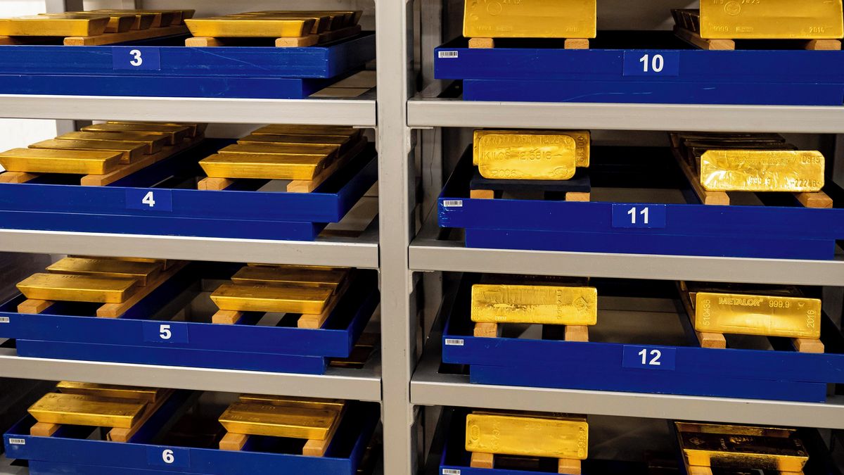 Cena zlata padá. Reaguje na zprávy o Trumpově člověku v čele Fedu