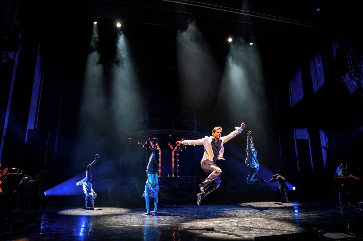 Premiéra představení v režii Petra Haška se uskutečnila v sobotu 17. ledna 2026.