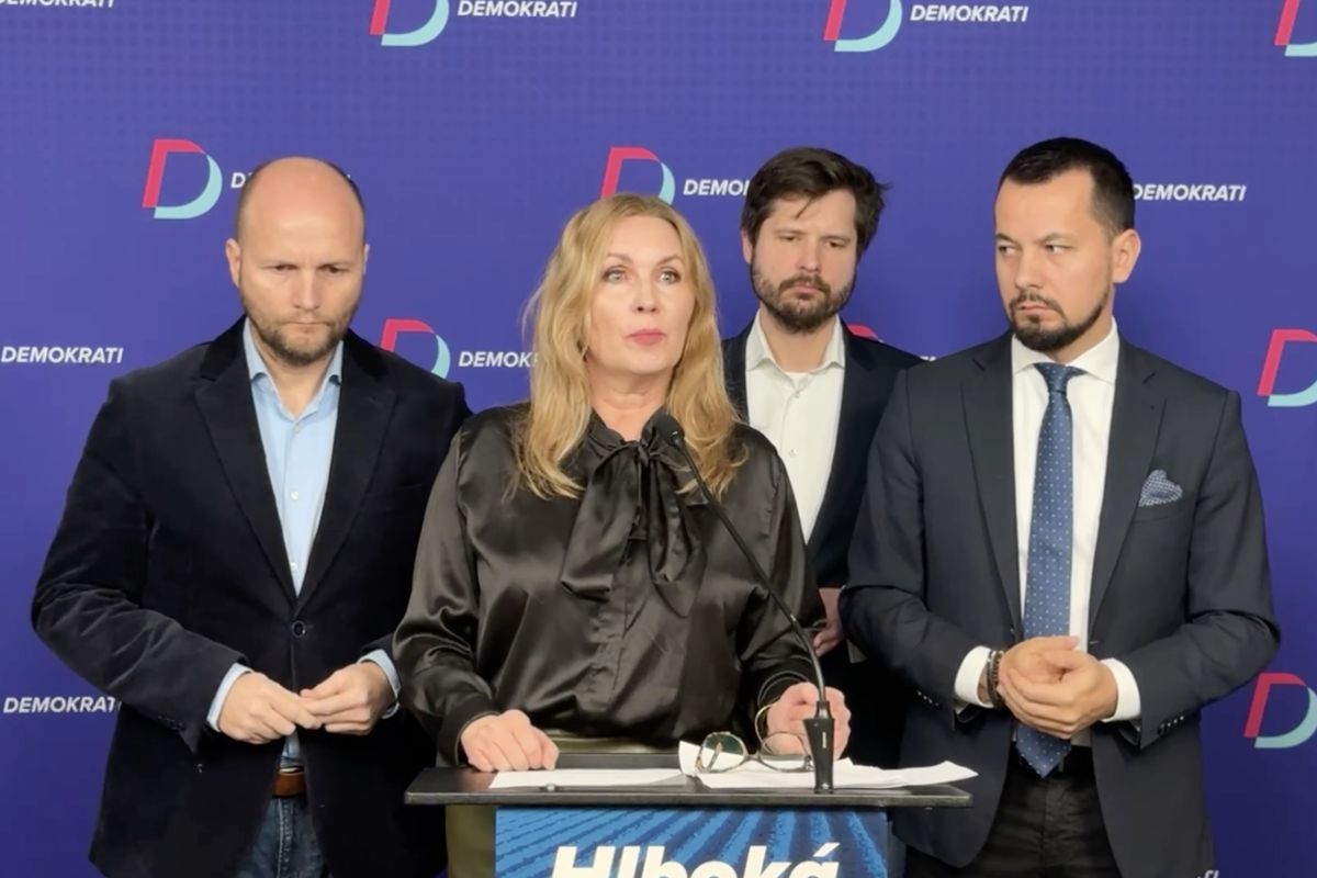 Policie provedla razii u slovenské Pirátky. Kritizovala eurodotace finanční správy