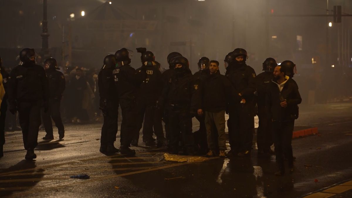 Dva mrtví. Novoroční oslavy v Německu byly dramatické