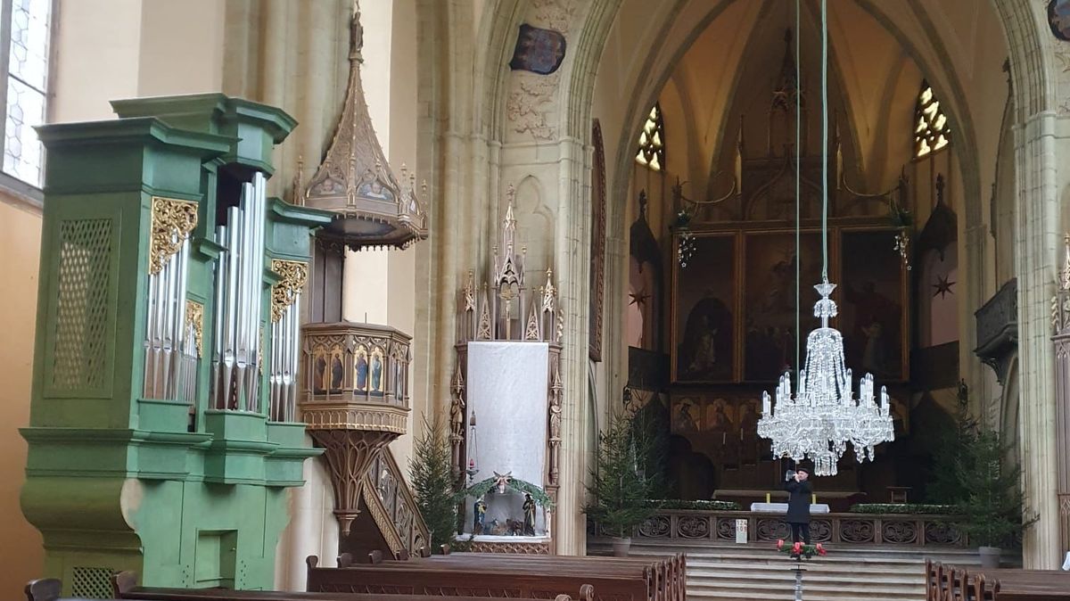 Paradox: Aby mohly být kostely na Broumovsku otevřeny, nasadí se technika chránící věznice