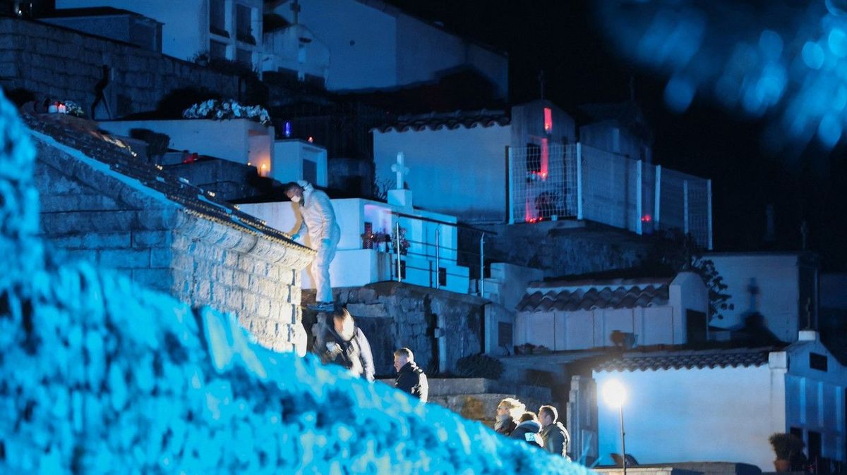 Jako v mafiánském filmu. Korsický nacionalista byl zastřelen na hřbitově během pohřbu své 92leté matky