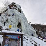 Vírští horolezci tvoří ledopád na tomto místě už od roku 2008. V létě sem míří turisté na via ferraty.