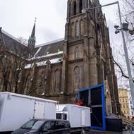 Natáčení filmu na Náměstí Míru a v kostele sv. Ludmily na snímku z 14. ledna 2026.