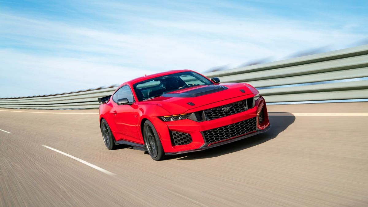 Ford Mustang přijíždí ve verzi Dark Horse SC, zamíří pod vrchol nabídky