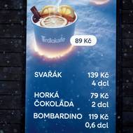 Ceny jsou srovnatelné se Staroměstským náměstím v Praze. Někdy i vyšší. 