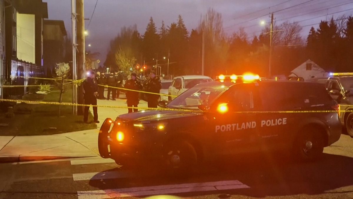 Pohraniční stráž postřelila v Portlandu manželský pár. Řidič se prý opět pokusil agenta přejet