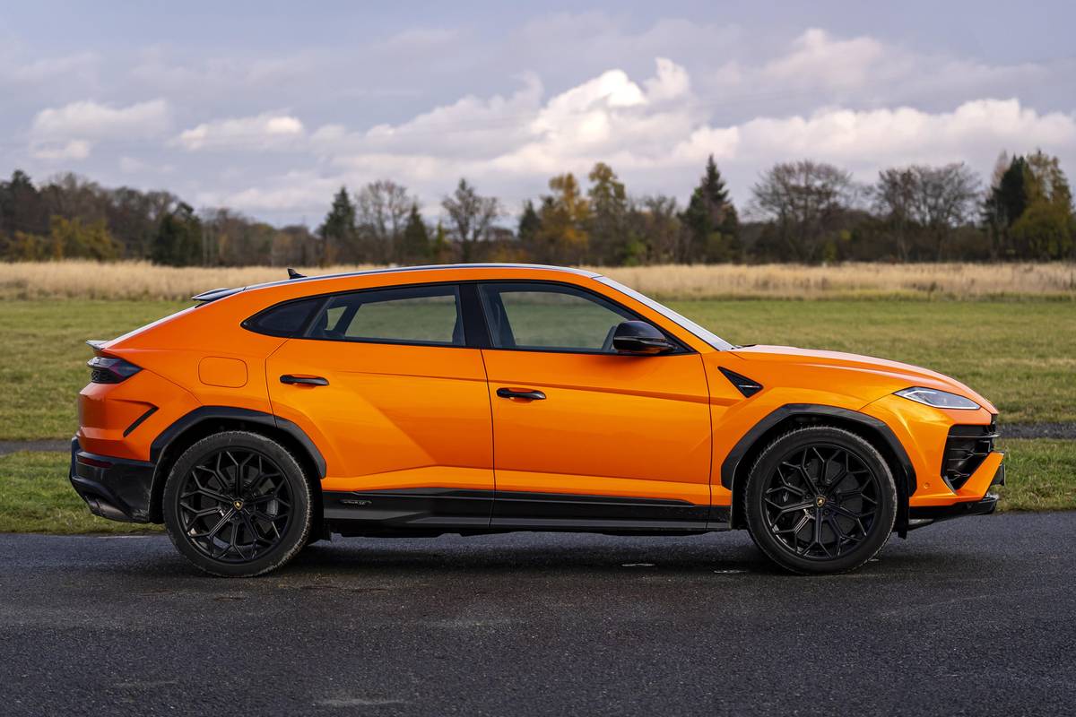 Inovovaný urus má uhlazenější tvář, ale přesto zůstává jedním z nejostřejších SUV na trhu.