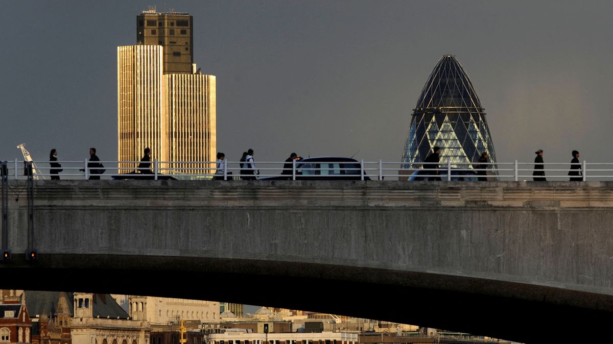 Investoři prodávají podíly ve fondech dříve, než dozrají. Čísla jsou rekordní