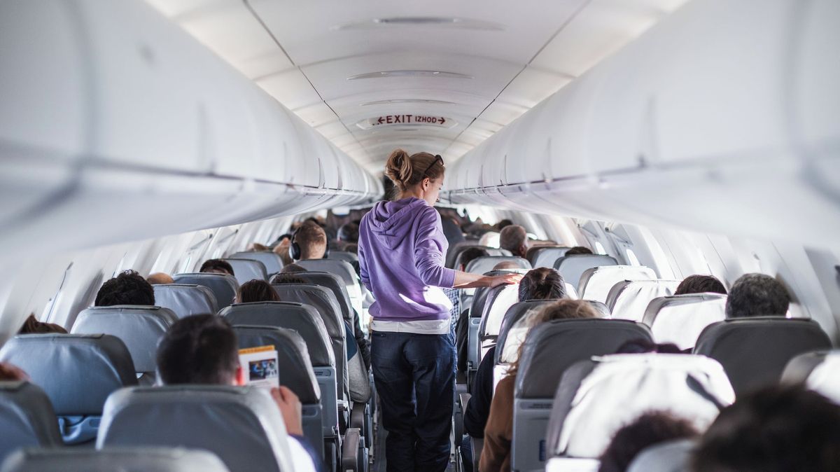 Vstát po zastavení letadla je v pořádku, tlačit se dopředu už ne