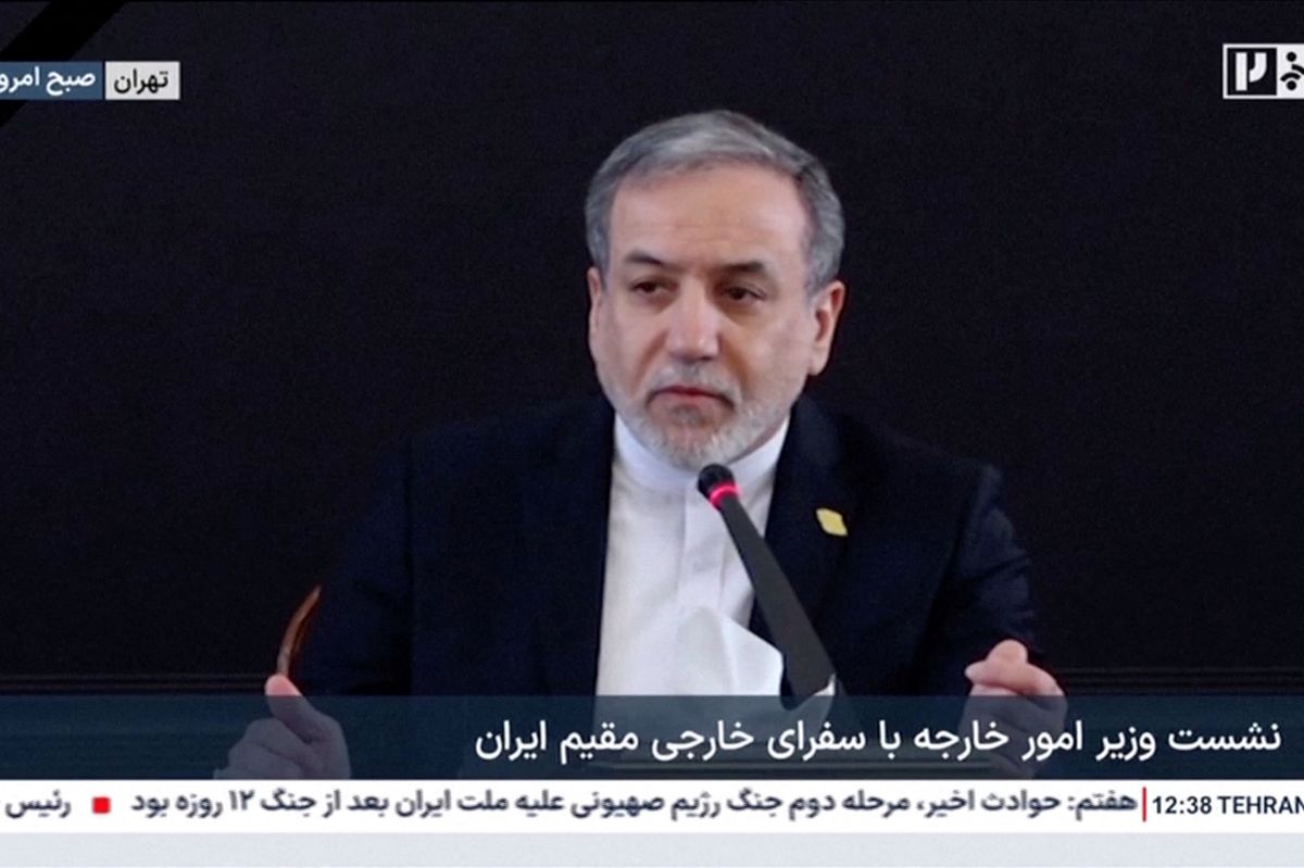 Když nás napadnou, zaútočíme na americké základny na vašem území, varoval Írán spojence USA