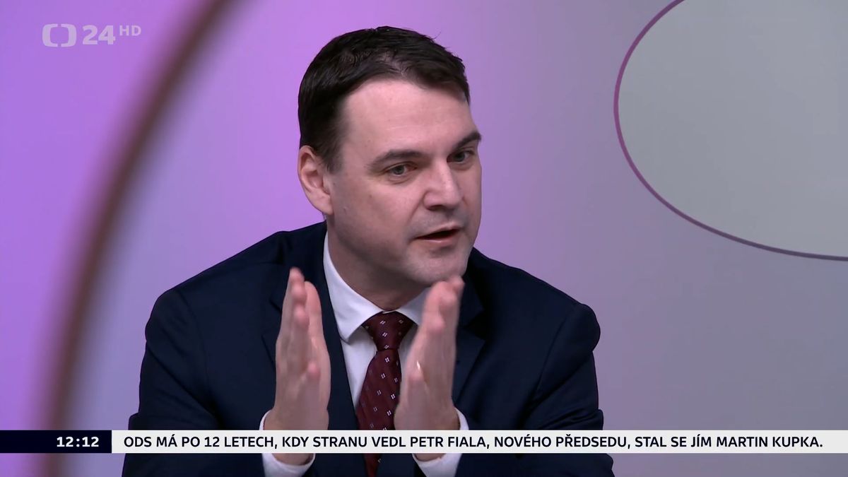 Macinka: Pavel se choval jako slon v porcelánu, když nabídl Ukrajině letouny