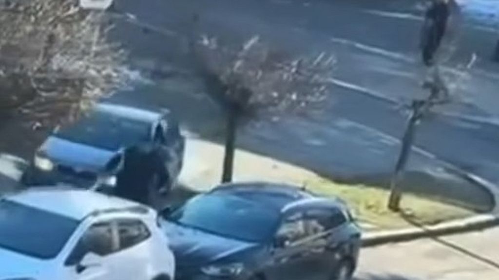 Zdrogovaný řidič naháněl v Přerově autem po chodníku příbuzného