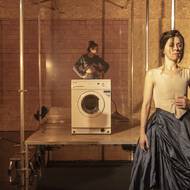 Milan Kačmarčík a Ivana Uhlířová v inscenaci Nana a Zabiják v Divadle ABC