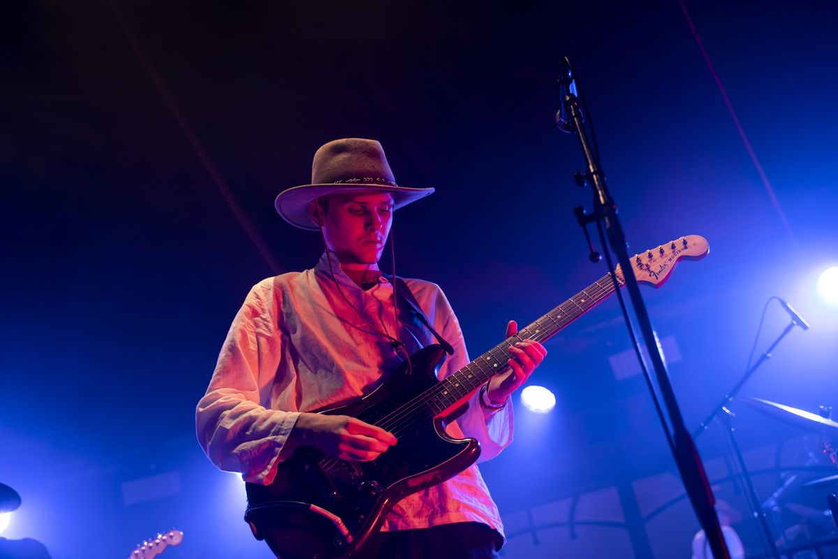 V 26 letech zemřel kytarista britské kapely Black Midi Matt Kwasniewski-Kelvin