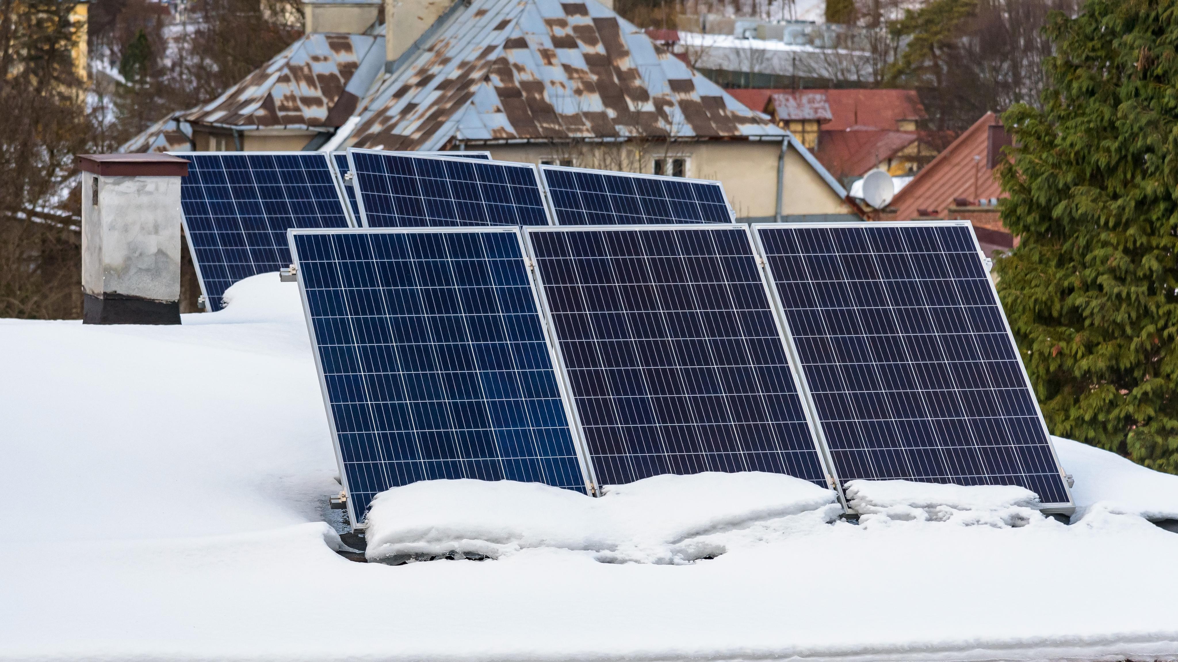 Fotovoltaiku s koncem léta očistěte a zkontrolujte