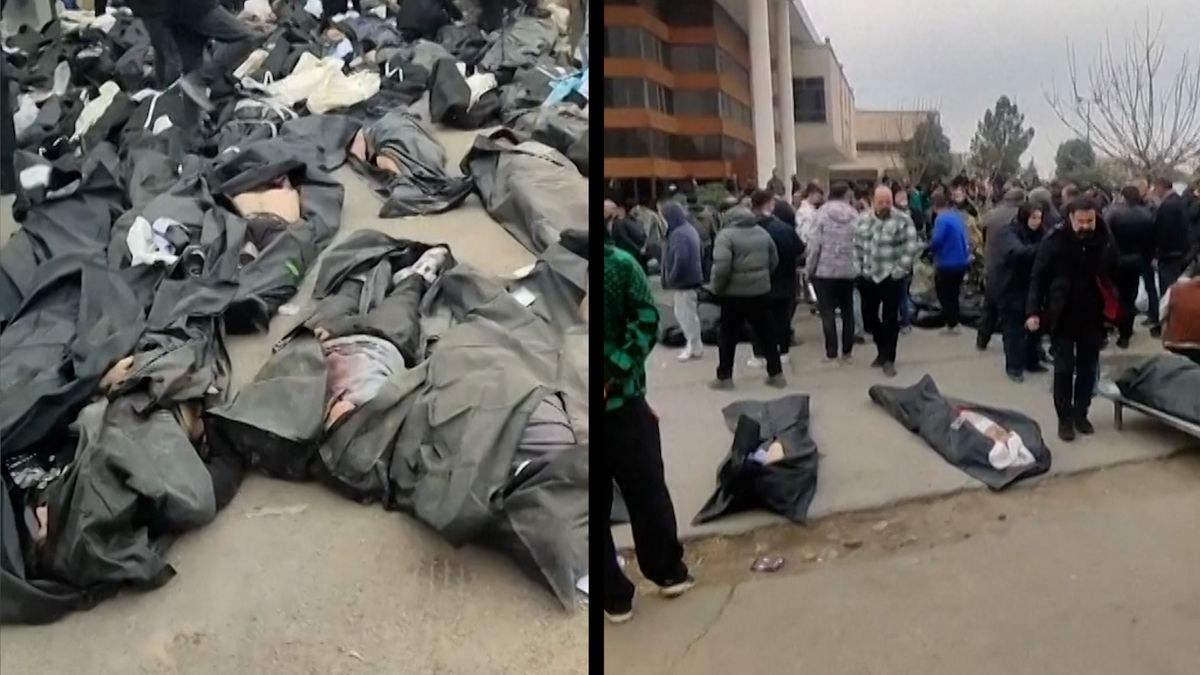 Pytle s těly zabitých demonstrantů se kupí v ulicích Teheránu