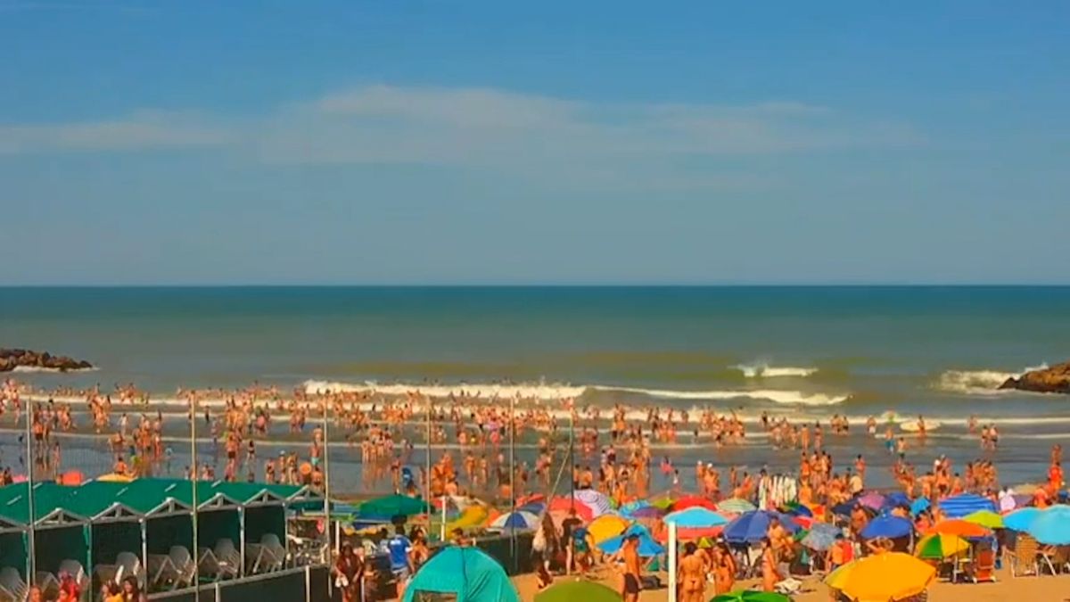 Nečekané meteotsunami v Argentině smetlo lidi do moře, jeden nepřežil