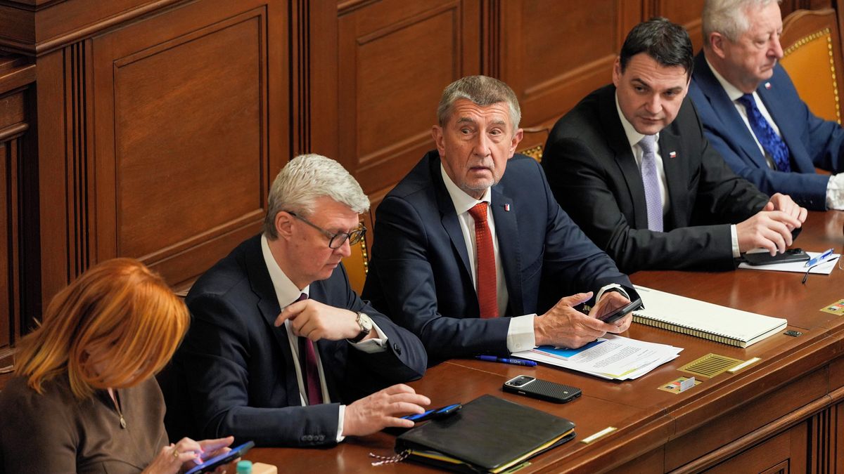 Macinka změní styl komunikace, nemáme zájem na eskalaci vztahů s Hradem, řekl Babiš