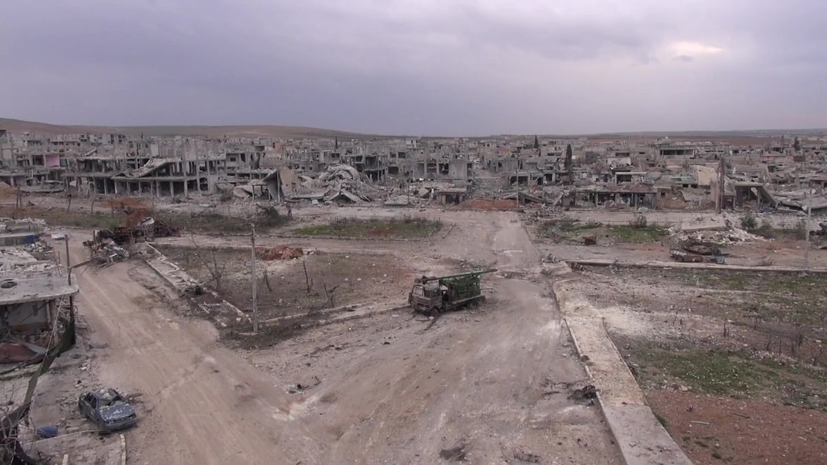 Svět nás opustil, tak ať si užije teror, zní od zoufalých Kurdů. V Sýrii uprchly z vězení tisíce džihádistů