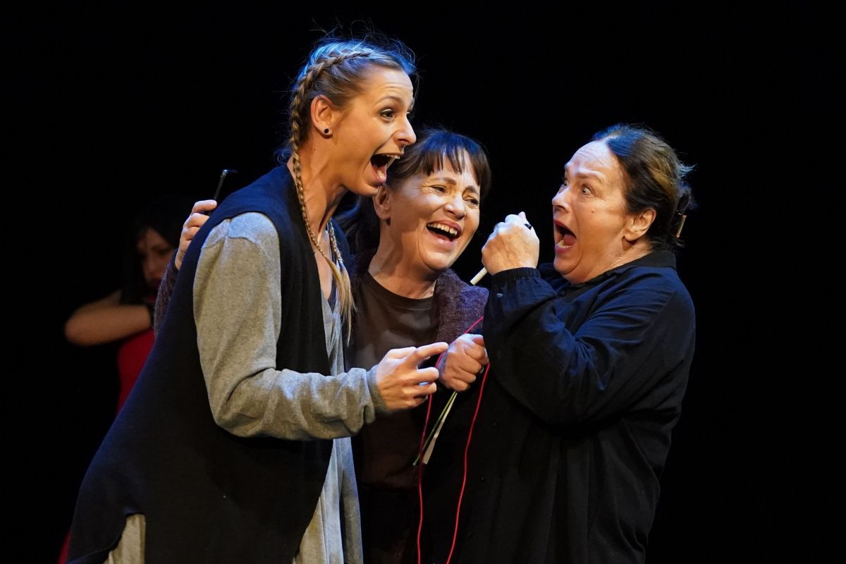 RECENZE: Pět žen a jedno staré divadlo