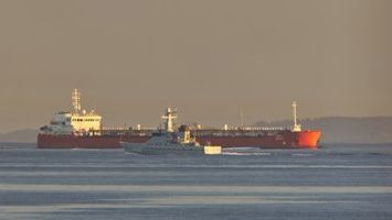 USA o měsíc prodloužily výjimku na nákup ruské ropy